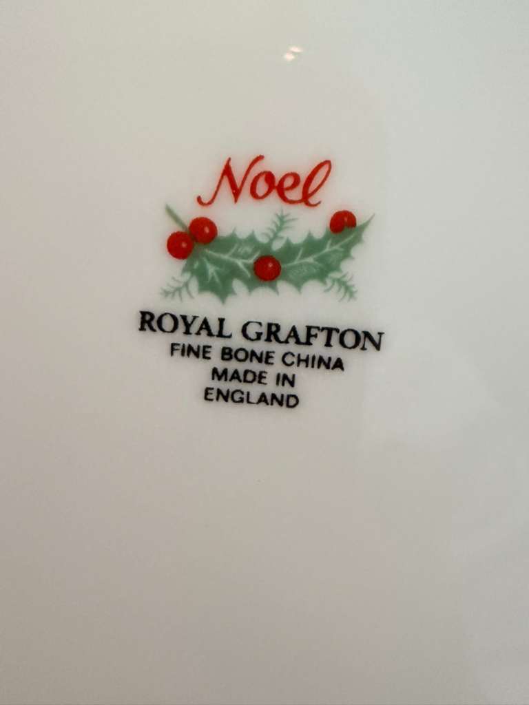 Royal Grafton Noel Christmas Plate Fine Bone China England 12” Vintage Holiday
