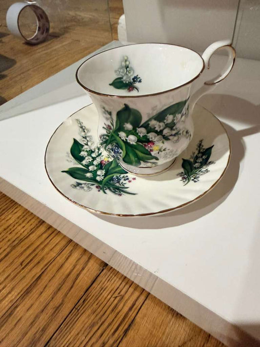 Vintage Beautiful Elizabethan Cup & Saucer Lily Of The Valley By Taylor & Kent