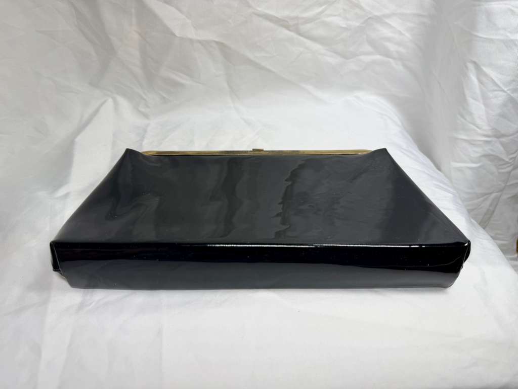 Vintage Black Patent Clutch Purse w/ Gold Scalloped Frame & Gingham Lining 1960s