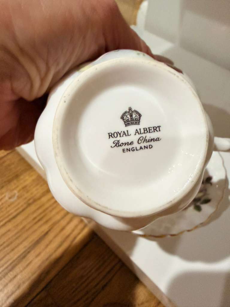 Vintage Royal Albert Bone China England Floral Teacup & Saucer – Made in England