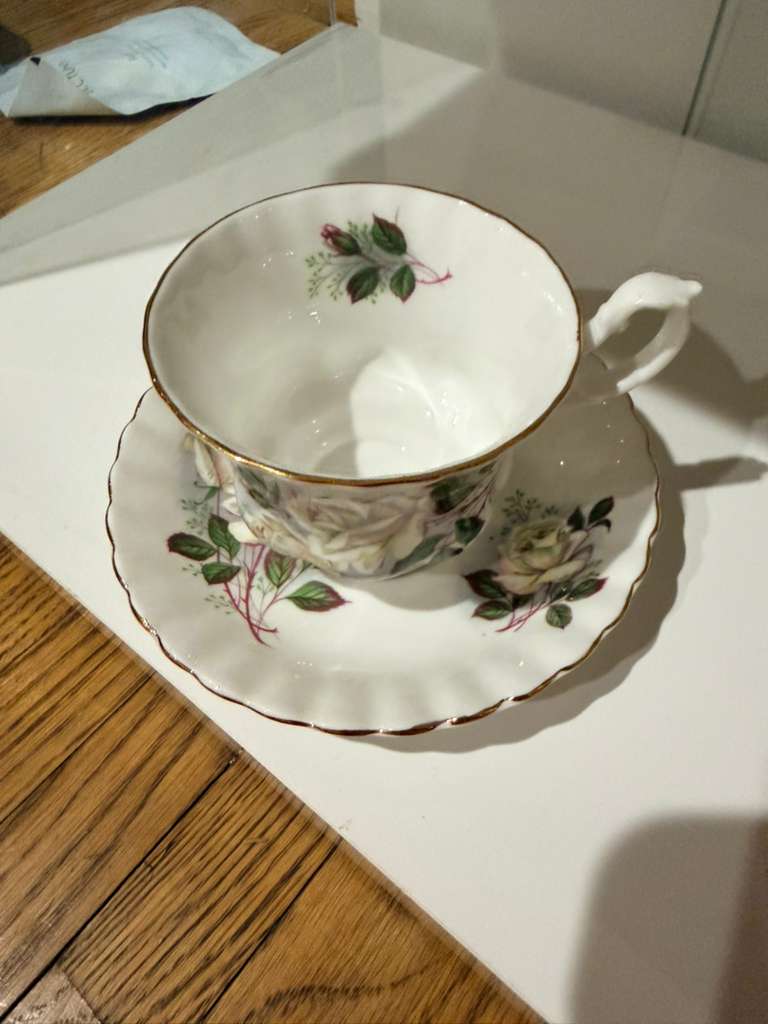 Vintage Royal Albert Bone China England Floral Teacup & Saucer – Made in England