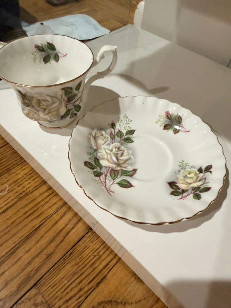 Vintage Royal Albert Bone China England Floral Teacup & Saucer – Made in England
