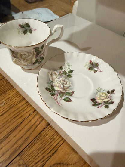 Vintage Royal Albert Bone China England Floral Teacup & Saucer – Made in England