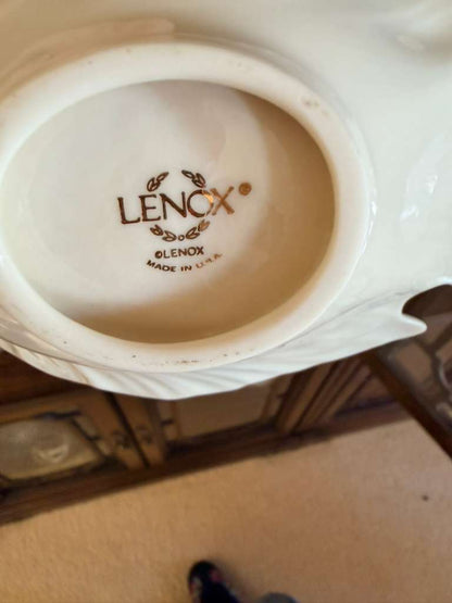 Lenox USA Dove Bird Shaped Candy Dish Cream Gold Color Trim Porcelain Nut Bowl