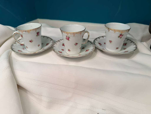 Set of 3 Antique Victoria Austria Tea Cup & Saucer Set Gold Rim Porcelain