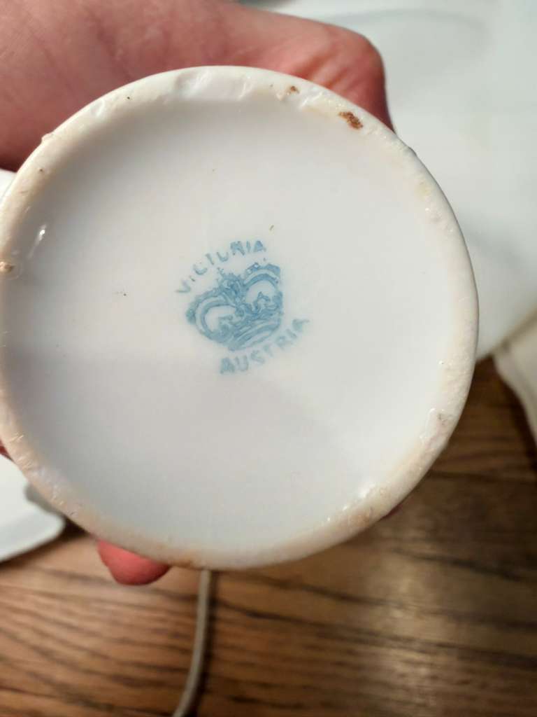 Set of 3 Antique Victoria Austria Tea Cup & Saucer Set Gold Rim Porcelain