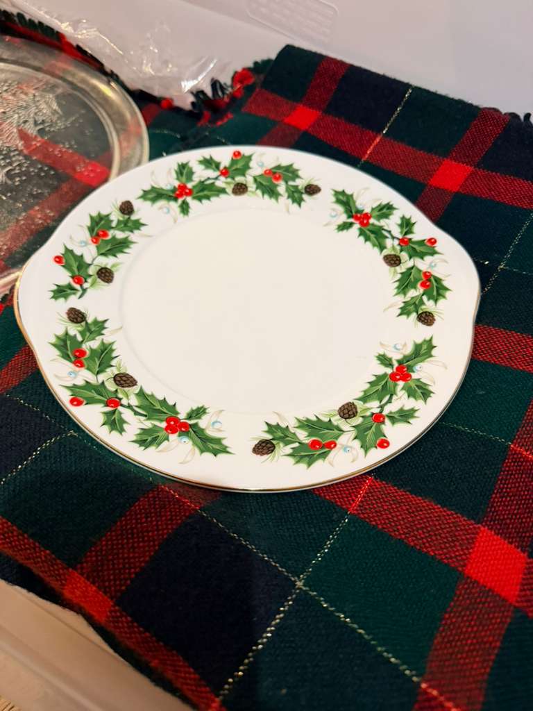 Royal Grafton Noel Christmas Plate Fine Bone China England 12” Vintage Holiday