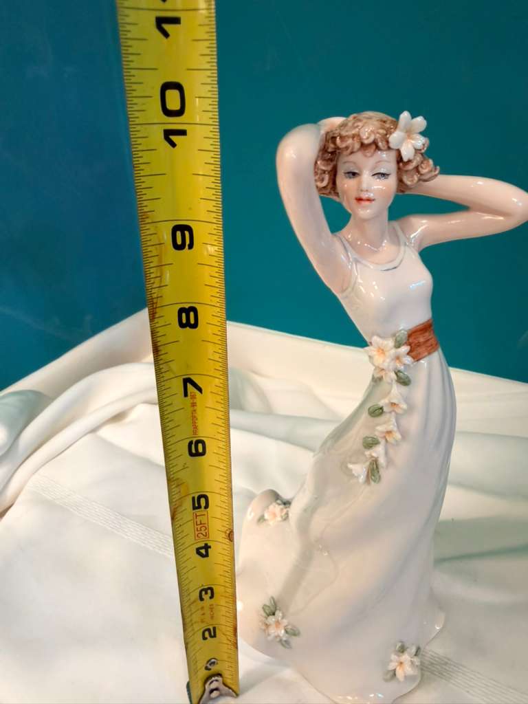 The Bride 1985 International Gallery of Art Porcelain Figurine