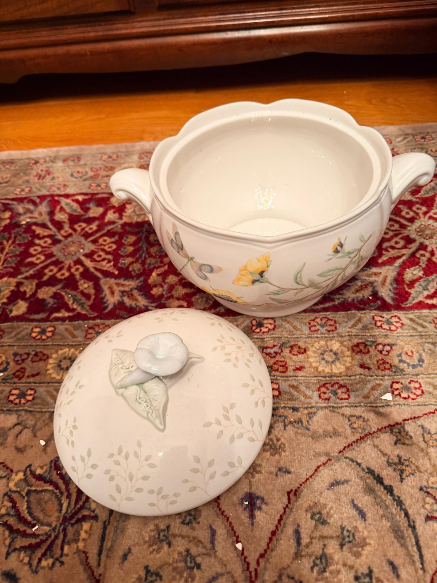 LENOX BUTTERFLY MEADOW 3 QT ROUND COVERED CASSEROLE DISH EUC