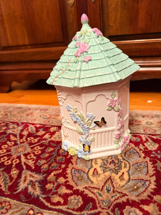 New Lenox Butterfly Meadow Figural Gazebo Cookie Jar 10" White Ceramic in Box