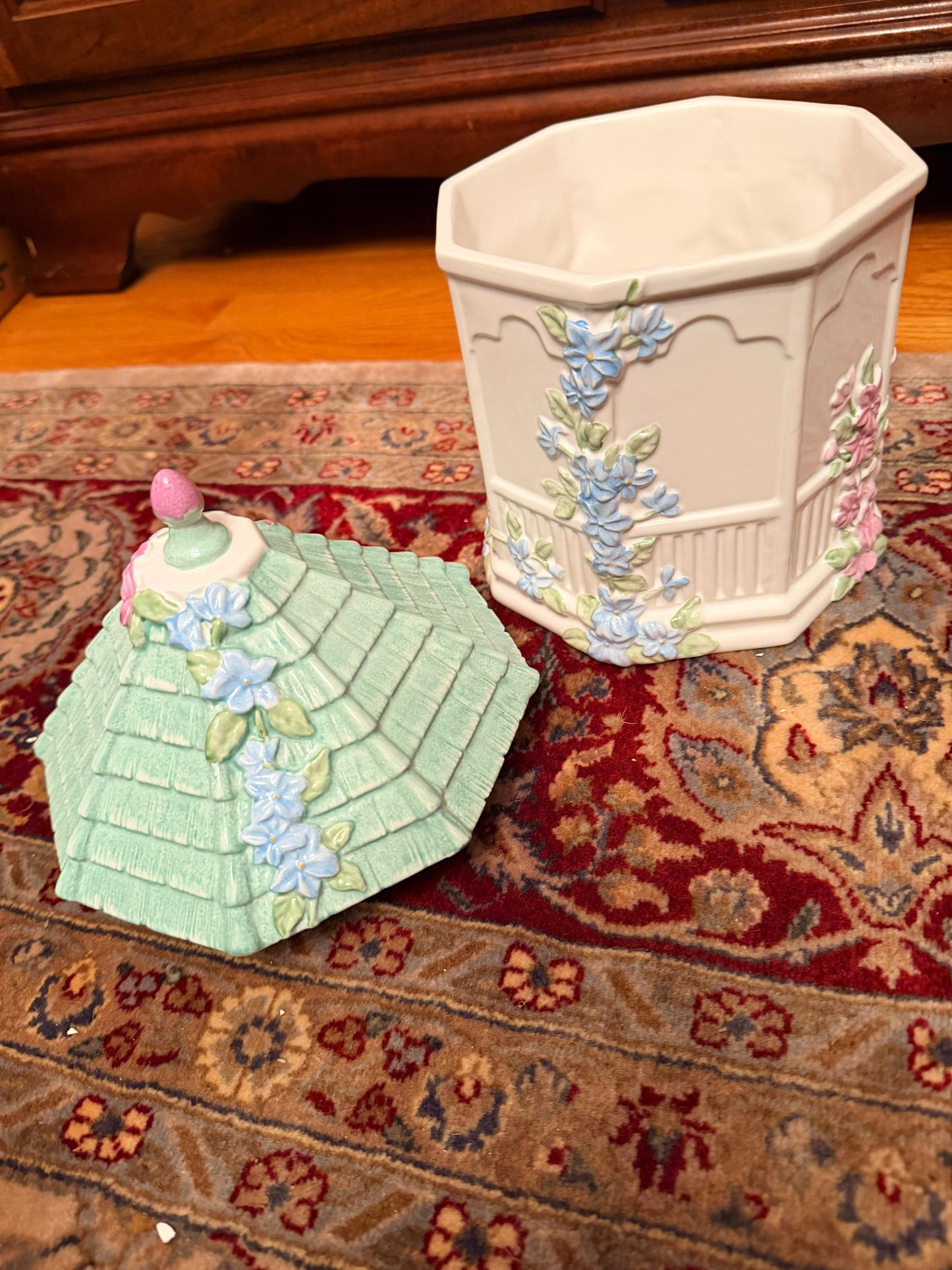 New Lenox Butterfly Meadow Figural Gazebo Cookie Jar 10" White Ceramic in Box