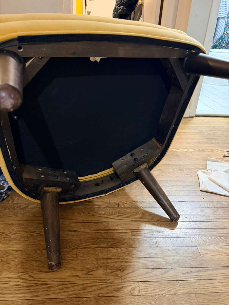 Modern Mustard Yellow Accent Chair Velvet Upholstered Wooden Legs Lounge Chair